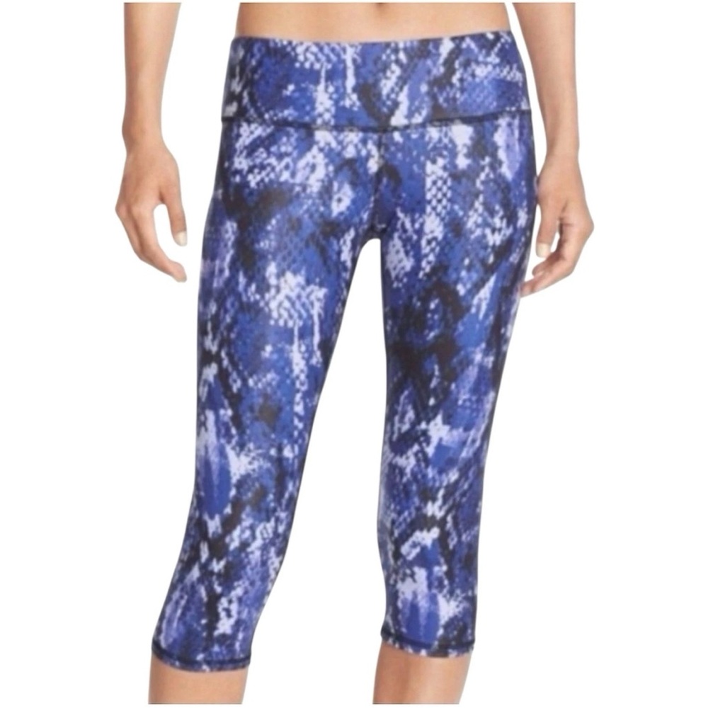 ALO Yoga Airbrush Capri Leggings Blue Python Snakeskin Size M - Picture 1 of 9